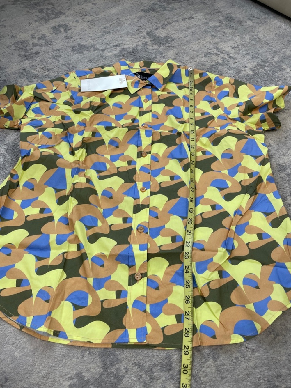 NWT Wildfang The Essential Short Sleeve Button Up Shirt Abstract Pop Art Sz 1X - Picture 7 of 11